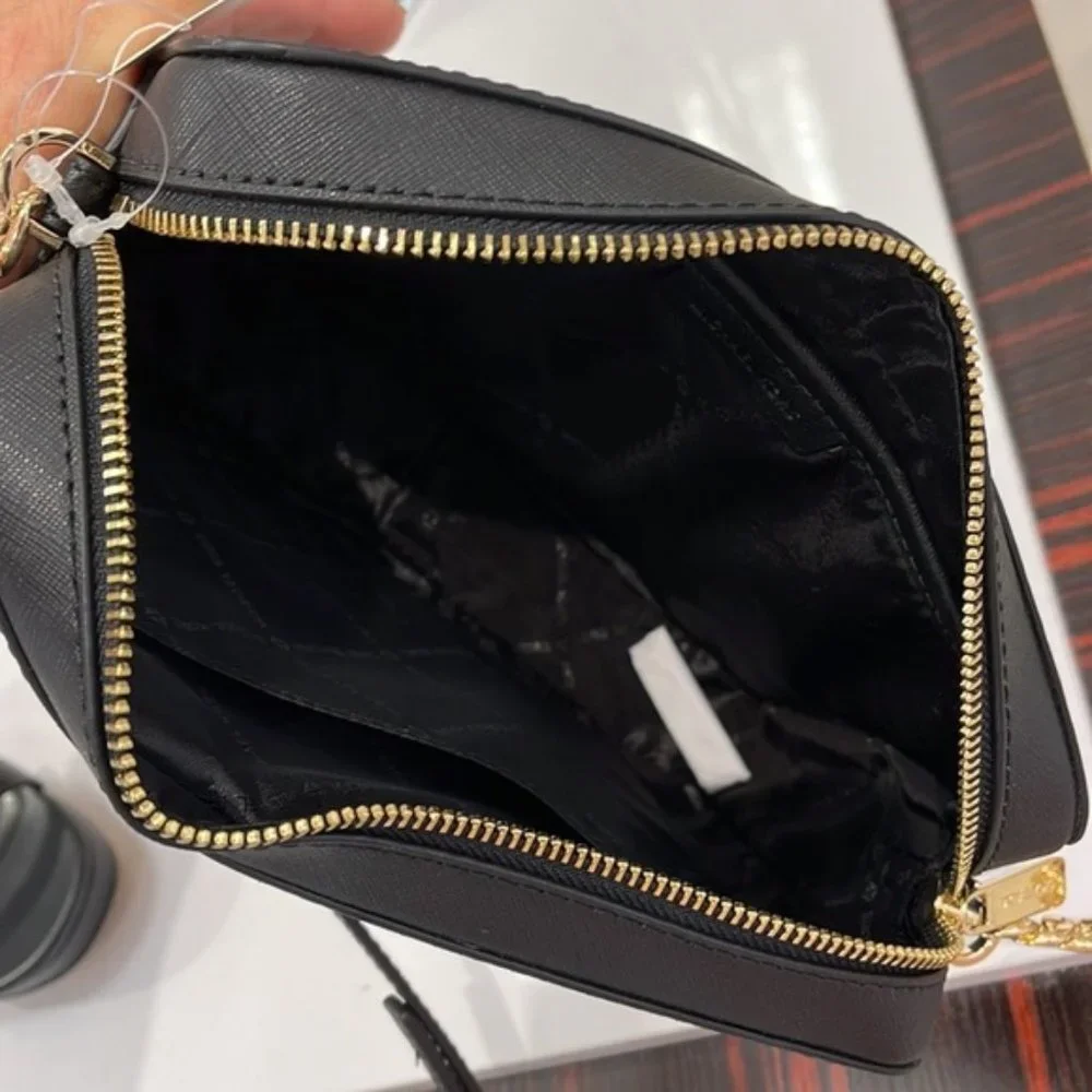 Michael Kors Jet Set Item Large East West Zip Crossbody Leather Black